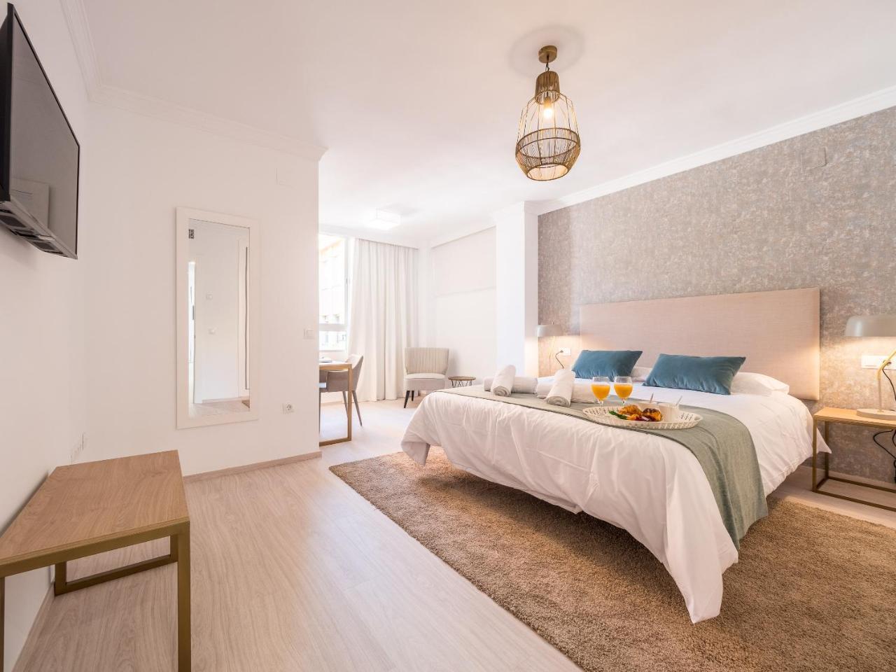Malagueta Sea View - Premium Apartment Малага Екстериор снимка