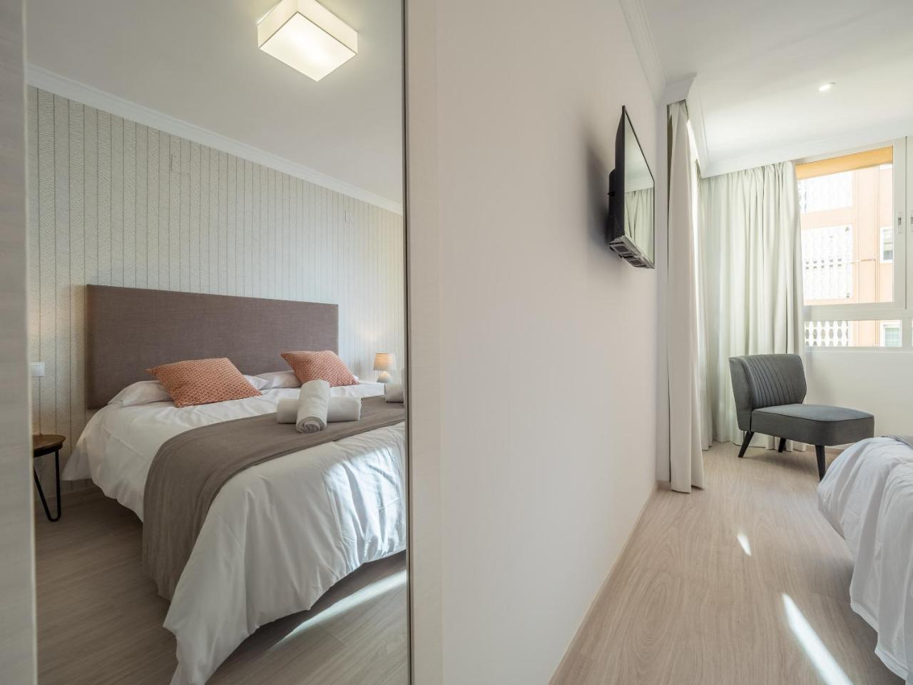 Malagueta Sea View - Premium Apartment Малага Екстериор снимка