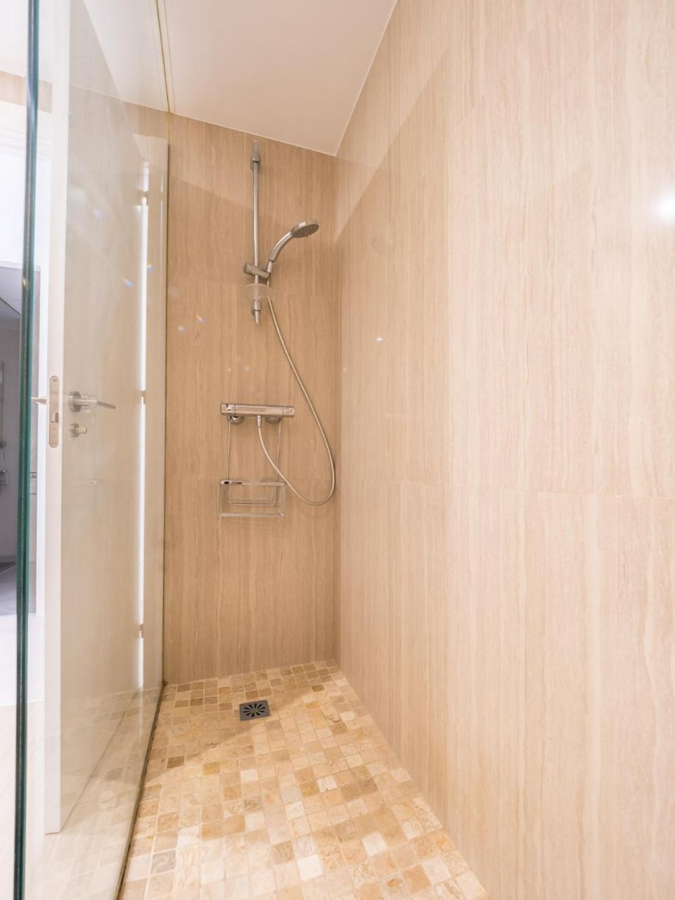 Malagueta Sea View - Premium Apartment Малага Екстериор снимка